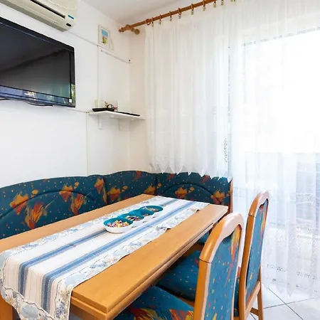 Fuer 4 Personen Ca 35 Qm In Njivice, Kvarner Bucht Krk Apartment Njivice