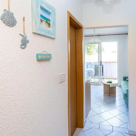 Apartment Fuer 4 Personen Ca 35 Qm In Njivice, Kvarner Bucht Krk *